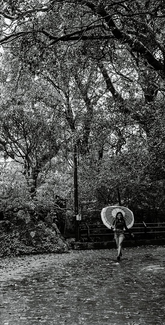 UMBRELLA GIRL IN MATHERAN